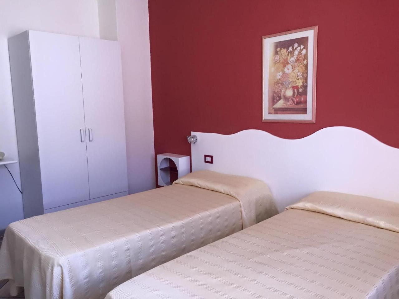 Hotel Sandalion Santa Teresa Gallura Buitenkant foto